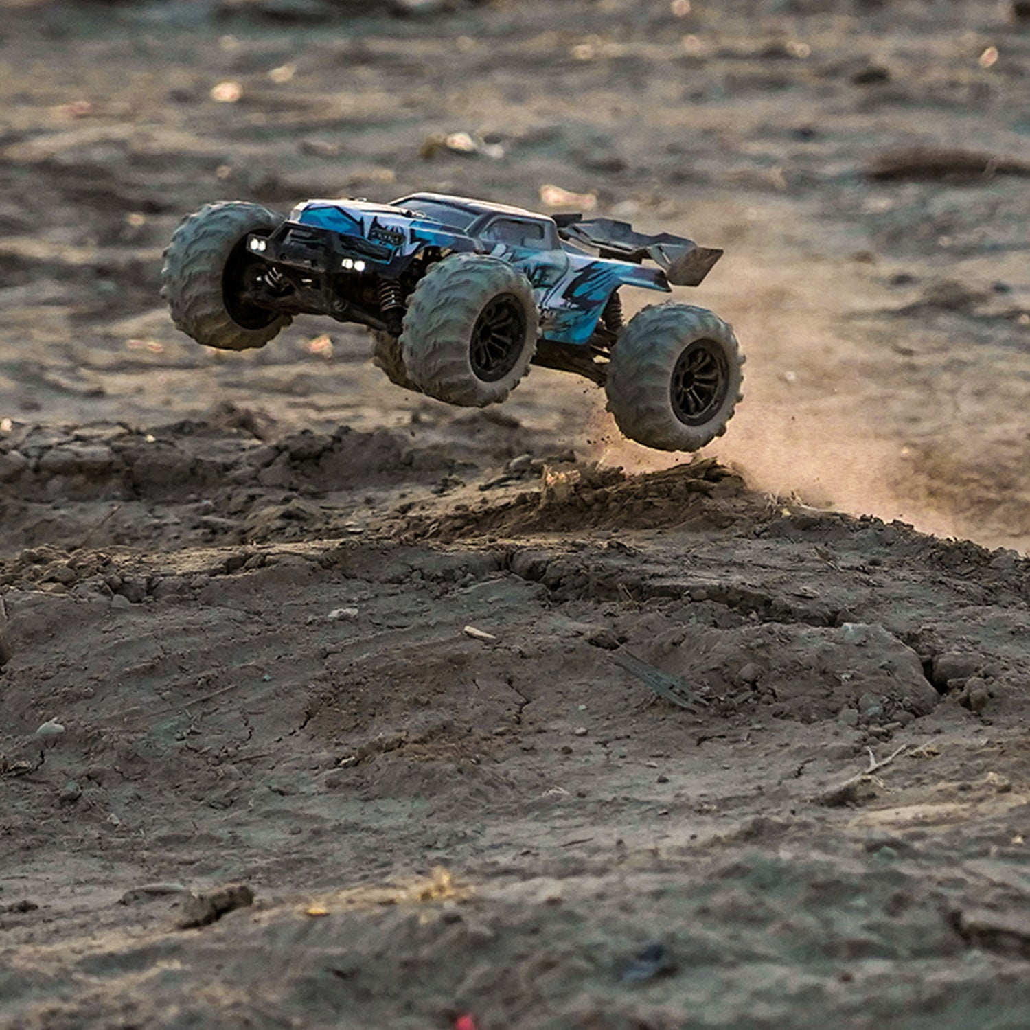 SCY1610 2.4G 1/16 4WD RTR Racing Monstertruck Buggy RC Auto Offroad