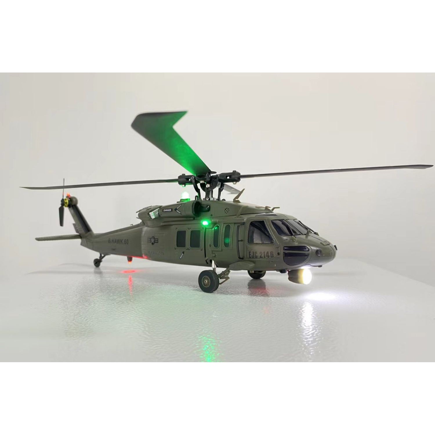 Yuxiang F09V RC Hubschrauber mit 2.4GH Remote Flybarless Fliegen in 1:28 als Black Hawk UH-60