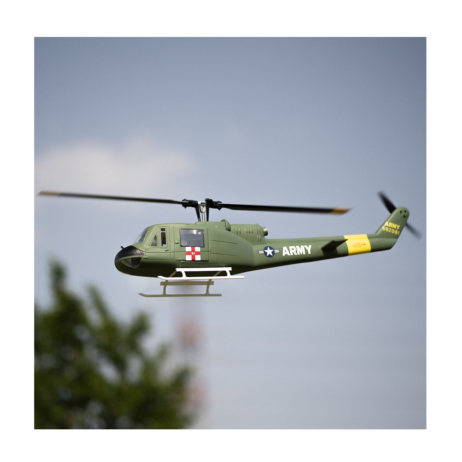 FlyWing UH-1 V4 Huey RC Hubschrauber 470 mit 6CH 3D GPS BLDC und H1 Flight Controller